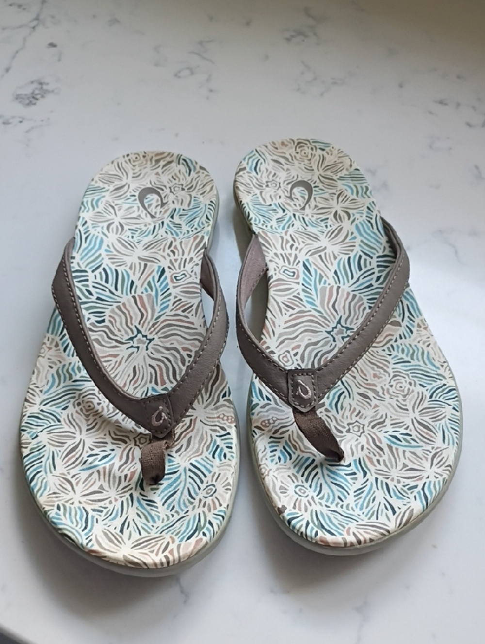 Olukai ,Floral-Print Flip Flops For Women